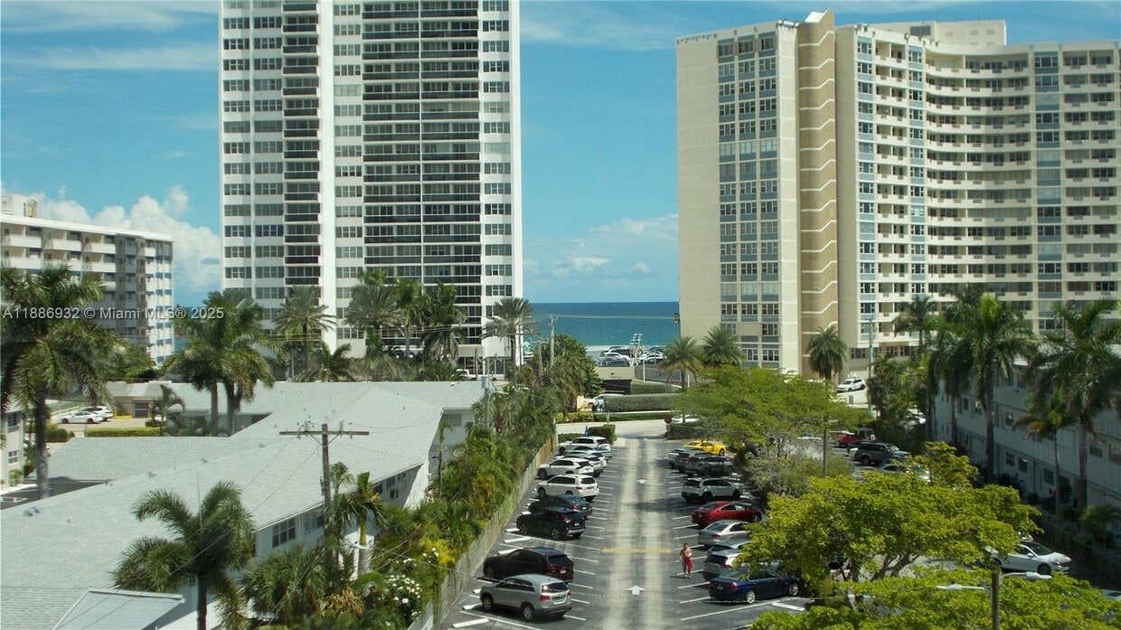 Foto principal - 3161 S Ocean Dr