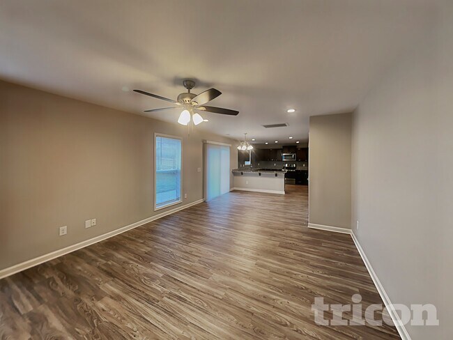 Foto del edificio - 919 Dovefield Ln