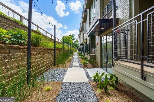Building Photo - 1279 Viney Way NW