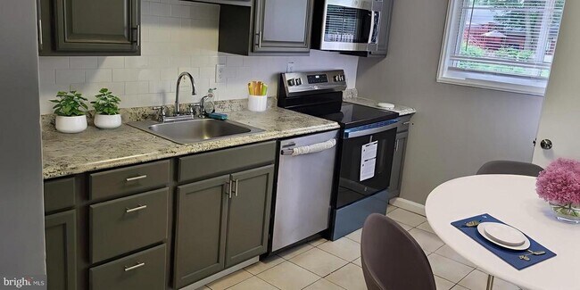 Foto del edificio - 3511 Greenly St