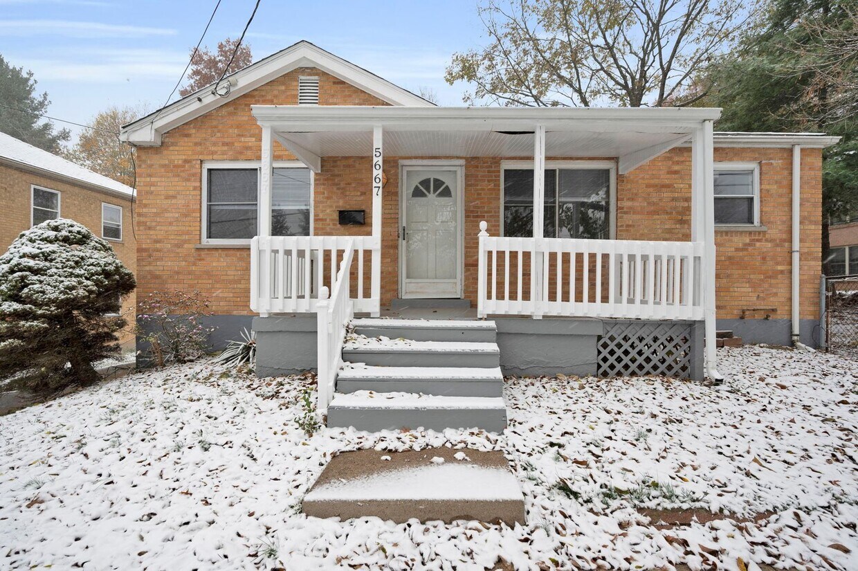 Primary Photo - Green Twp- Cozy 2 Bed 1 Bath