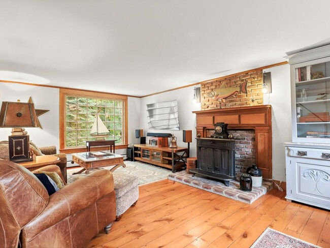 Foto del edificio - 47 Hollow Tree Ridge Rd