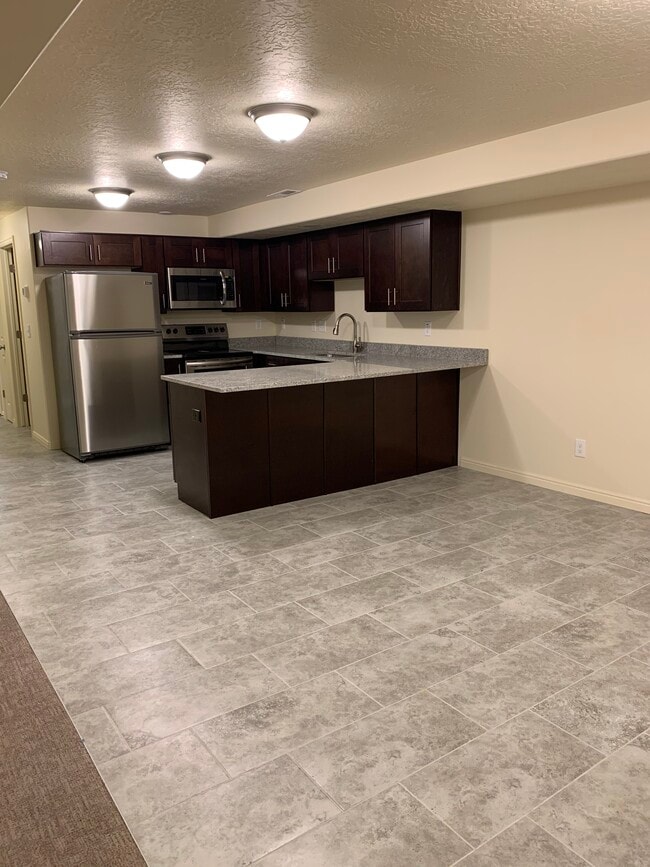 Building Photo - 123 W 7500 S