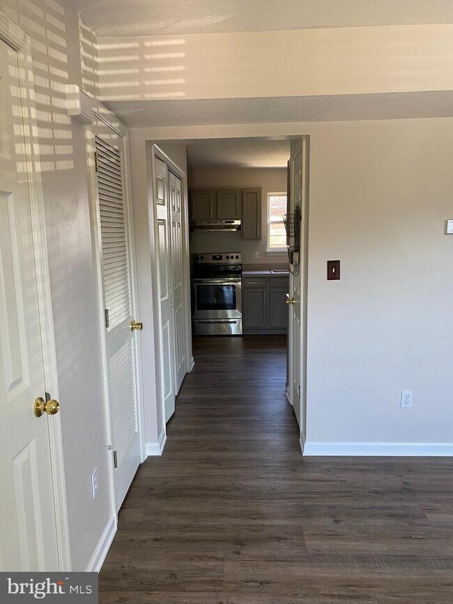 Foto del edificio - 203 Emily Ln