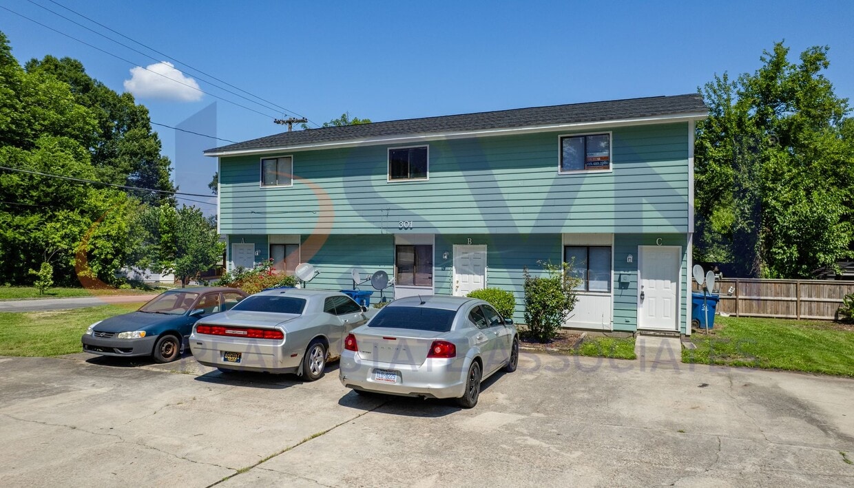 Primary Photo - 301 S Guthrie Ave