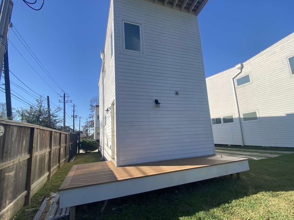 Building Photo - 1416 Dumble St