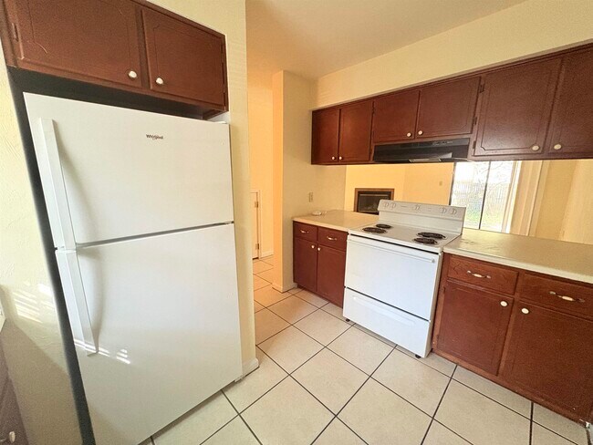 Foto del edificio - 1858 Sylvan Ct