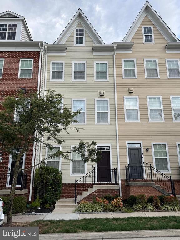 Building Photo - 11 Gardenside Pl