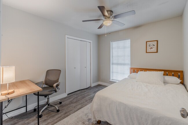 Foto del edificio - 909 Northshore Dr