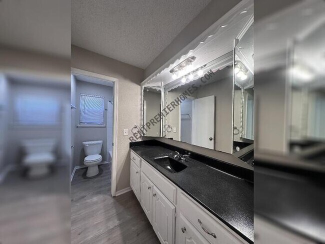 Building Photo - 6209 Cloverlawn Ct