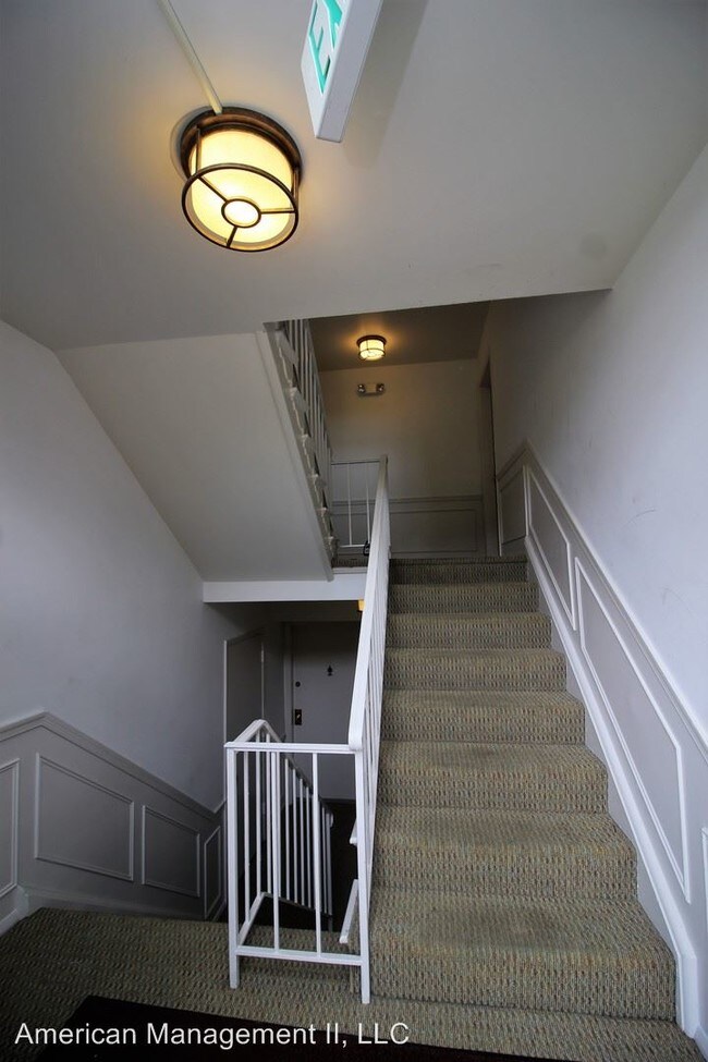 Building Photo - 329 Homeland Southway