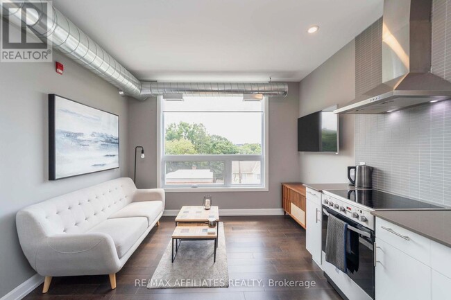 Building Photo - 150 Greenfield Ave