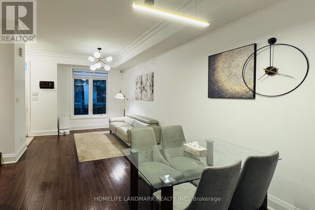 Building Photo - 7 Oakburn Crescent