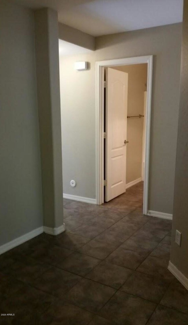 Building Photo - 12925 W Fleetwood Ln