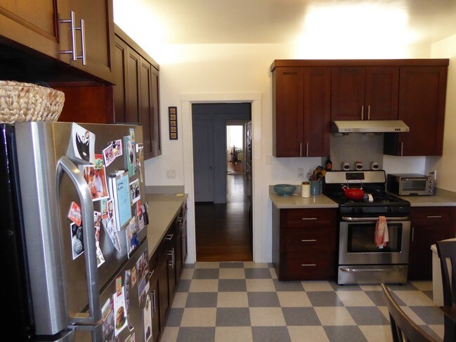 Interior Photo - 44-46 Langton St