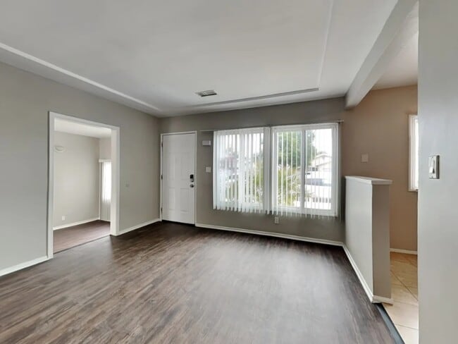 Foto del edificio - 1520 E L St
