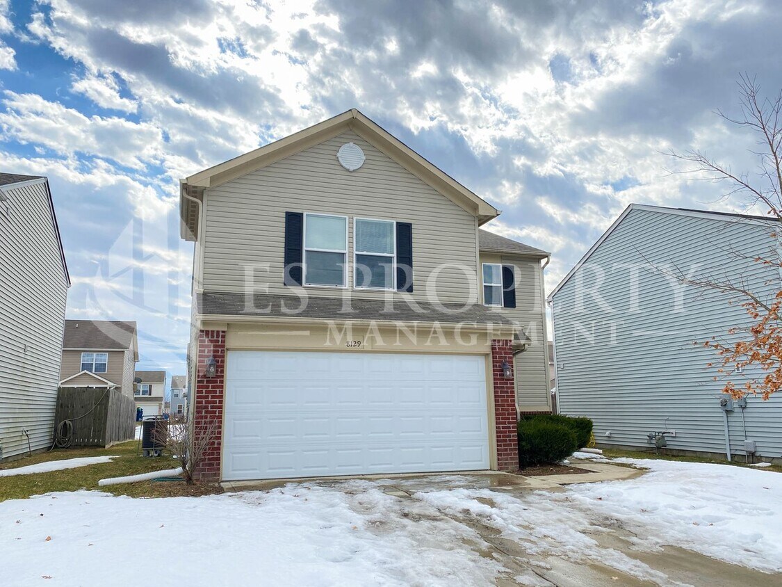 Primary Photo - Wonderful 4 bedroom 2.5 bathroom Two Story...