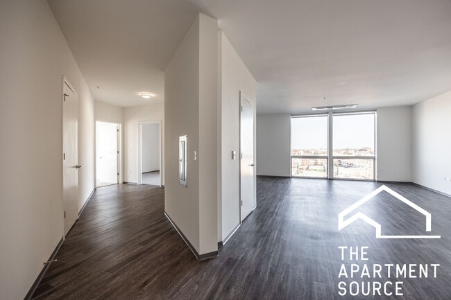 Photo - 2340 N California Ave Apartment