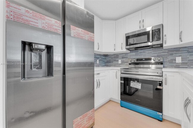 Foto del edificio - 9745 NW 37th St