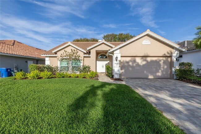 Building Photo - 4832 Queen Palm Terrace NE