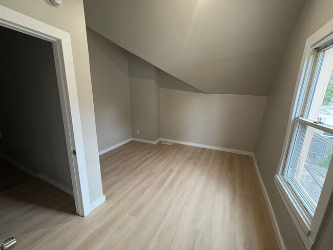 Foto del edificio - 7127 Deveny Ave