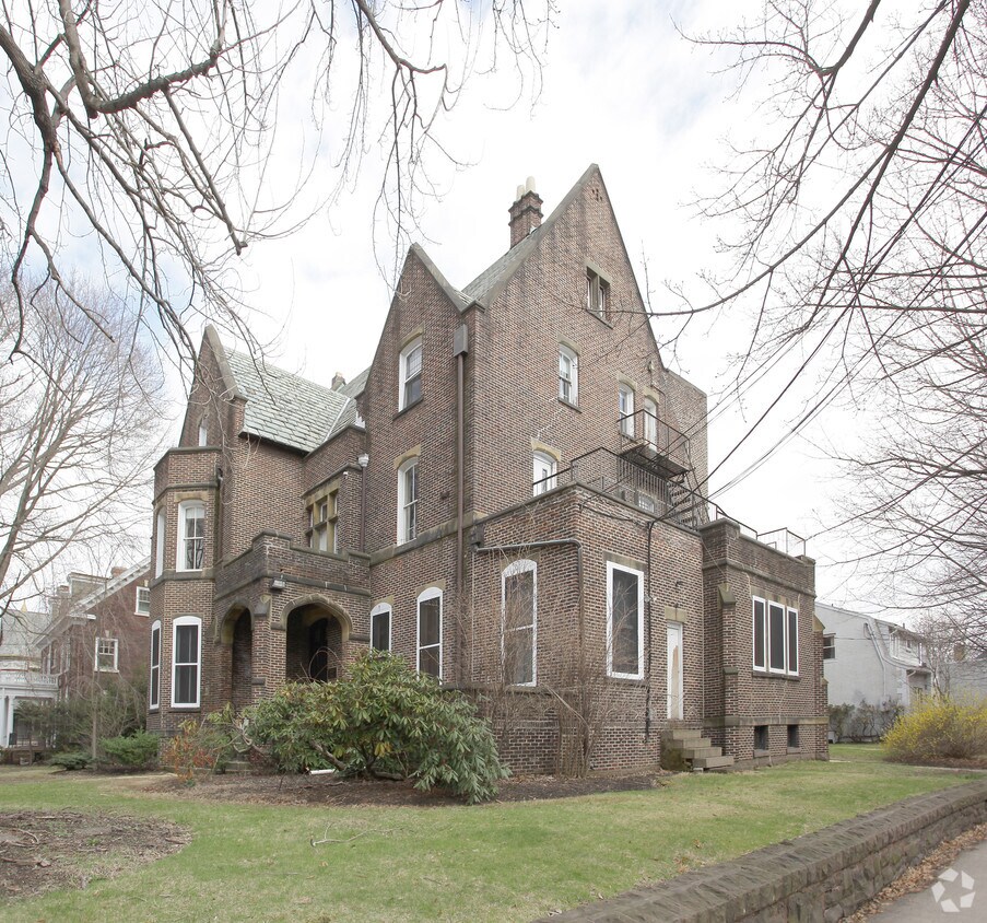 Building Photo - Michelini Hall