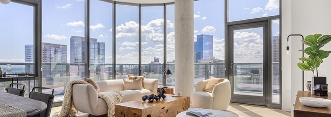 Building Photo - 1707 S Michigan Ave