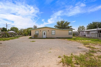 Building Photo - 3879 John Christopher Dr