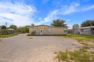 Building Photo - 3879 John Christopher Dr