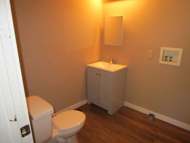 Building Photo - 3 bedroom Bungalow