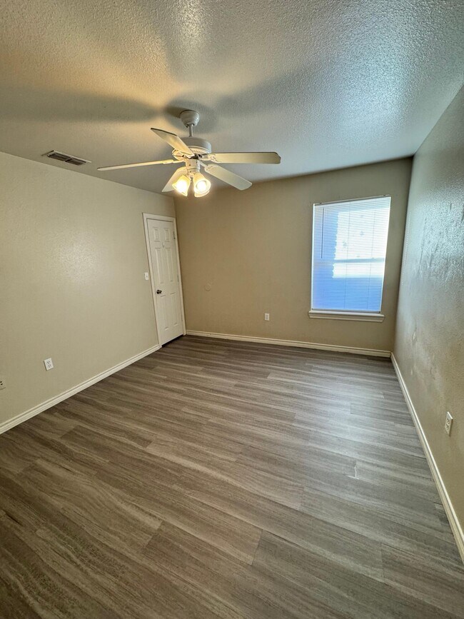 Foto del edificio - 1210 N Bangor Ave