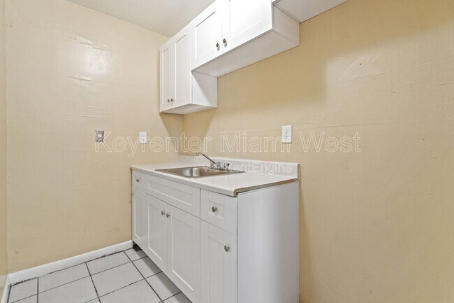 Foto del edificio - 1022 NW 6th Ave