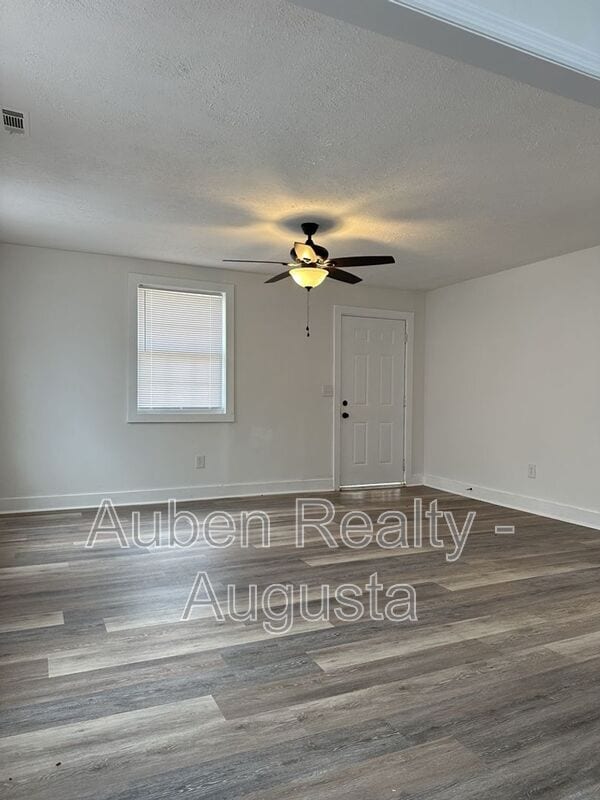 Building Photo - 469 Monetta St S E