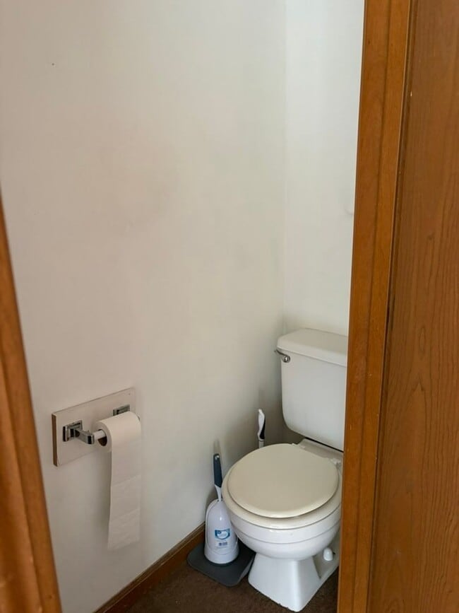 Building Photo - 801e Huggins Rd