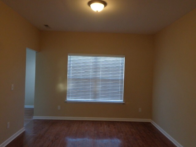 Foto del edificio - 1043 Nighthawk Lane