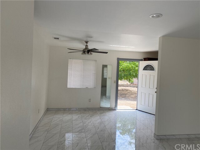 Foto del edificio - 7325 Cypress Ave