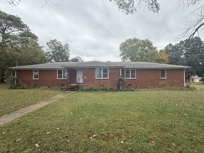 Foto del edificio - 6167 Wall Triana Hwy