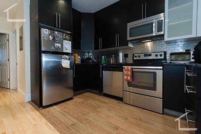 No Broker's Fee, Central Coolidge Corner Location, Central Heat/AC, Laundry on a Site - No Broker's Fee, Central Coolidge Corner Location, Central Heat/AC, Laundry on a Site Apartment