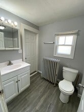 Building Photo - 719 E 15th St