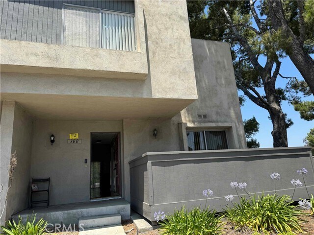 Foto principal - 300 Ridge Terrace Ln