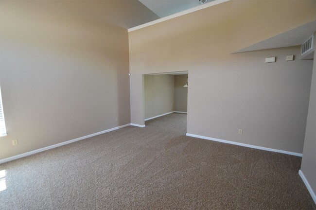 Building Photo - 8155 Chesterhill Way