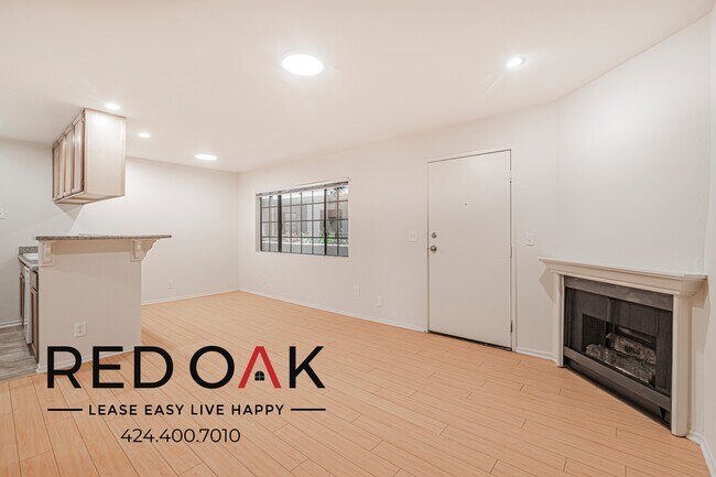 Building Photo - 4651 Cahuenga Blvd