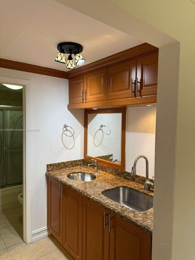 Foto del edificio - 7000 NW 186th St
