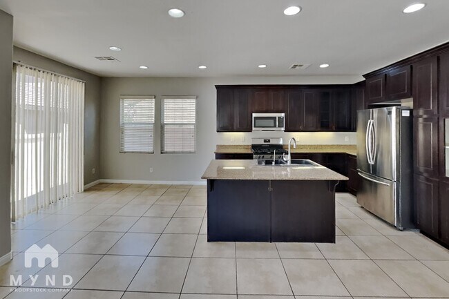 Foto del edificio - 6686 Cloverstone Ct