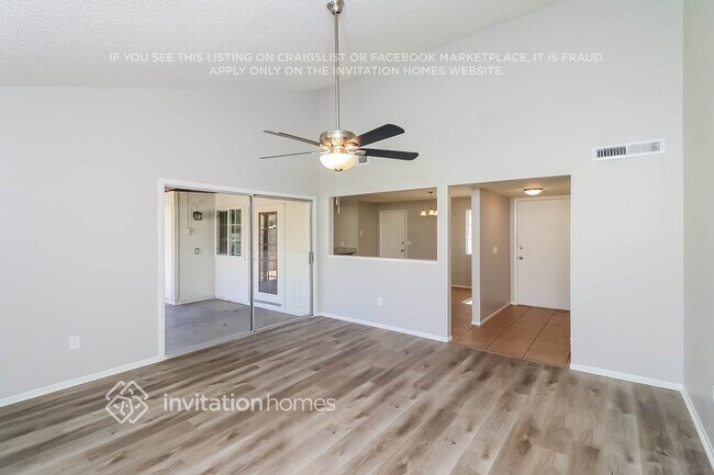 Foto del edificio - 5552 W Carol Ave