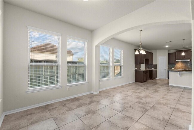 Foto del edificio - 2246 Oakleaf Trail Ln