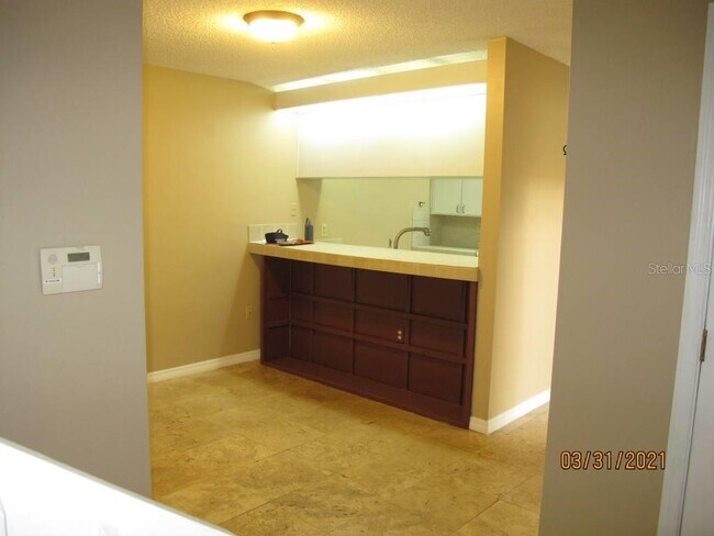 Foto del edificio - 5281 Middle Ct