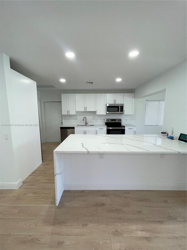 Building Photo - 317 N 31st Ave