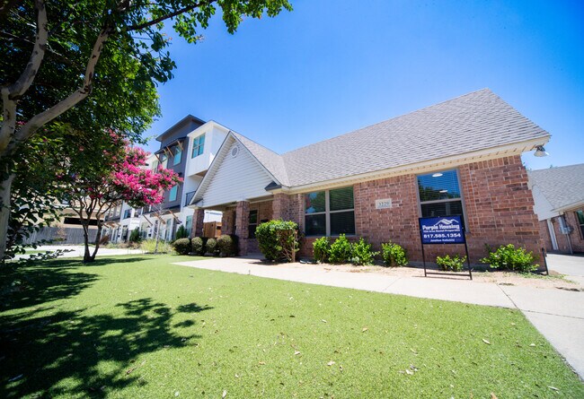 Foto del edificio - 3229 S University Dr