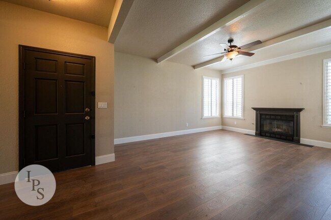 Building Photo - North Fresno Villa San Marcos Apt, 2BR/2BA, Gated Community - Water/Garbage/Sewer included!